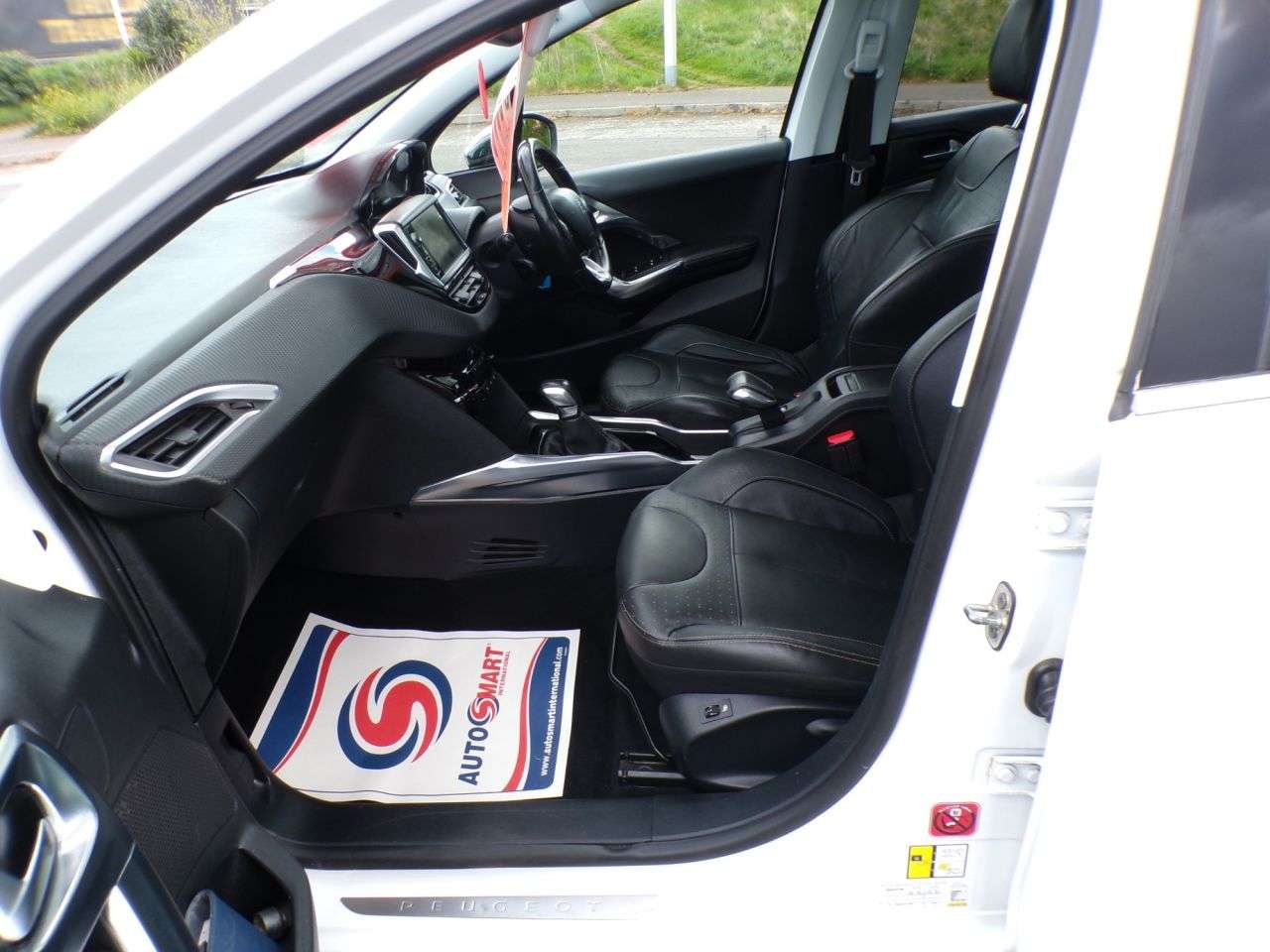 2015 PEUGEOT 2008 2015 PEUGEOT 2008