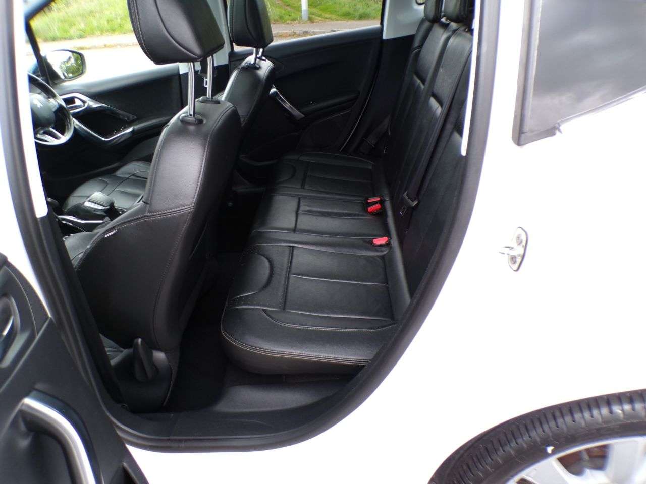 2015 PEUGEOT 2008 2015 PEUGEOT 2008