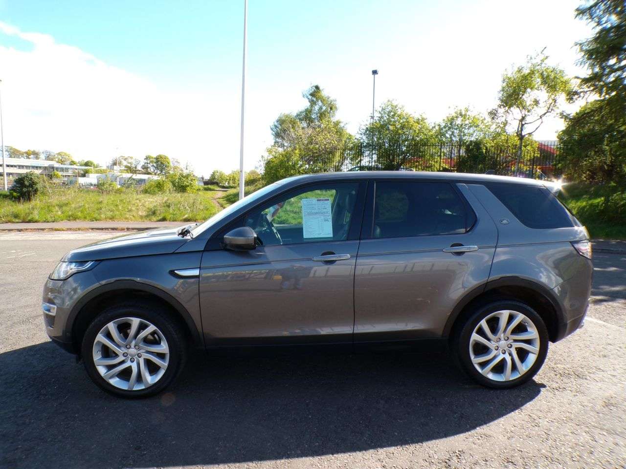 A 2016 LAND ROVER DISCOVERY SPORT 2.0 TD4 HSE 2016,7 Seater,Sat Nav,Reverse Cam,Black Leather,Bluetooth,DAB,U A 2016 LAND ROVER DISCOVERY SPORT 2.0 TD4 HSE 2016,7 Seater,Sat Nav,Reverse Cam,Black Leather,Bluetooth,DAB,U
