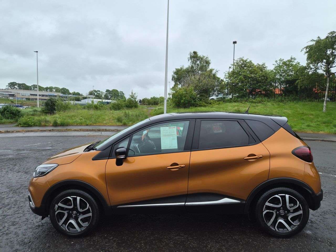 A 2018 RENAULT CAPTUR 1.5 dCi ENERGY Iconic2018,Sat Nav,Bluetooth,DAB,Cruise,55mpg,Ulez Compliant A 2018 RENAULT CAPTUR 1.5 dCi ENERGY Iconic2018,Sat Nav,Bluetooth,DAB,Cruise,55mpg,Ulez Compliant