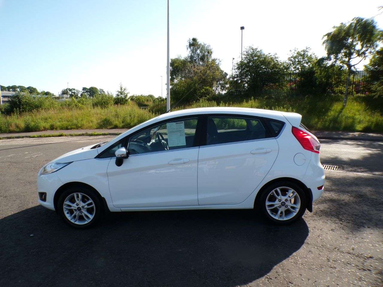 A 2016 FORD FIESTA 1.0T ZETEC 2016,Bluetooth,Parking Sensors,DAB,65mpg,£20 Tax,Superb Conditio A 2016 FORD FIESTA 1.0T ZETEC 2016,Bluetooth,Parking Sensors,DAB,65mpg,£20 Tax,Superb Conditio