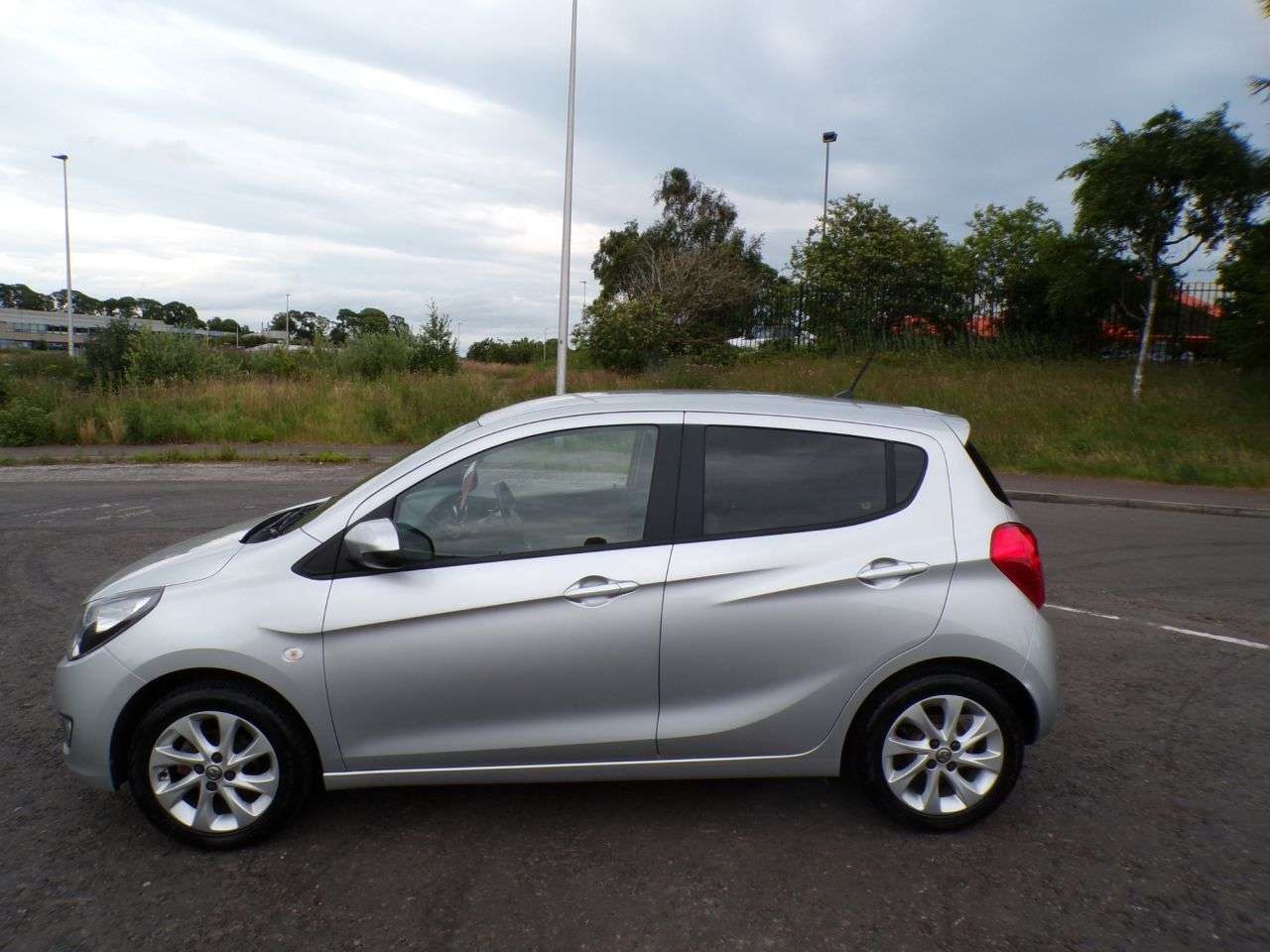 A 2016 VAUXHALL VIVA 1.0i SL 2016,Bluetooth,Cruise,Parking Sensors,62mpg,£20 Tax,Ulez Compliant A 2016 VAUXHALL VIVA 1.0i SL 2016,Bluetooth,Cruise,Parking Sensors,62mpg,£20 Tax,Ulez Compliant