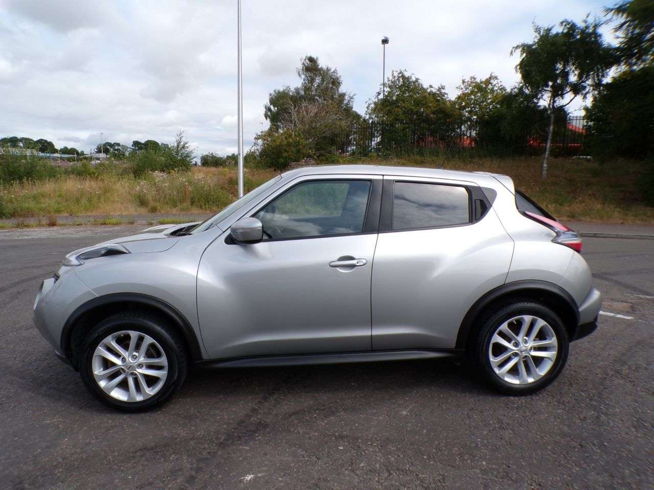 A 2016 NISSAN JUKE 1.5 dCi N-Connecta 2016,Sat Nav,Reverse Cam,DAB,Cruise,£20 Tax,F.S.H,Ulez C A 2016 NISSAN JUKE 1.5 dCi N-Connecta 2016,Sat Nav,Reverse Cam,DAB,Cruise,£20 Tax,F.S.H,Ulez C