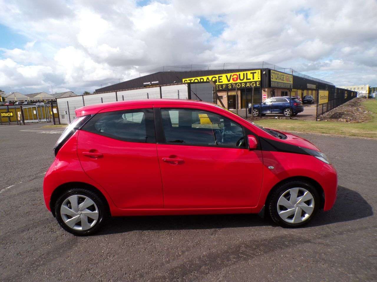 A 2016 TOYOTA AYGO 1.0 VVT-i x-play 1 Owner,Low Mileage,F.S.H,Reverse Cam,Cruise,DAB,£20 Tax,6 A 2016 TOYOTA AYGO 1.0 VVT-i x-play 1 Owner,Low Mileage,F.S.H,Reverse Cam,Cruise,DAB,£20 Tax,6