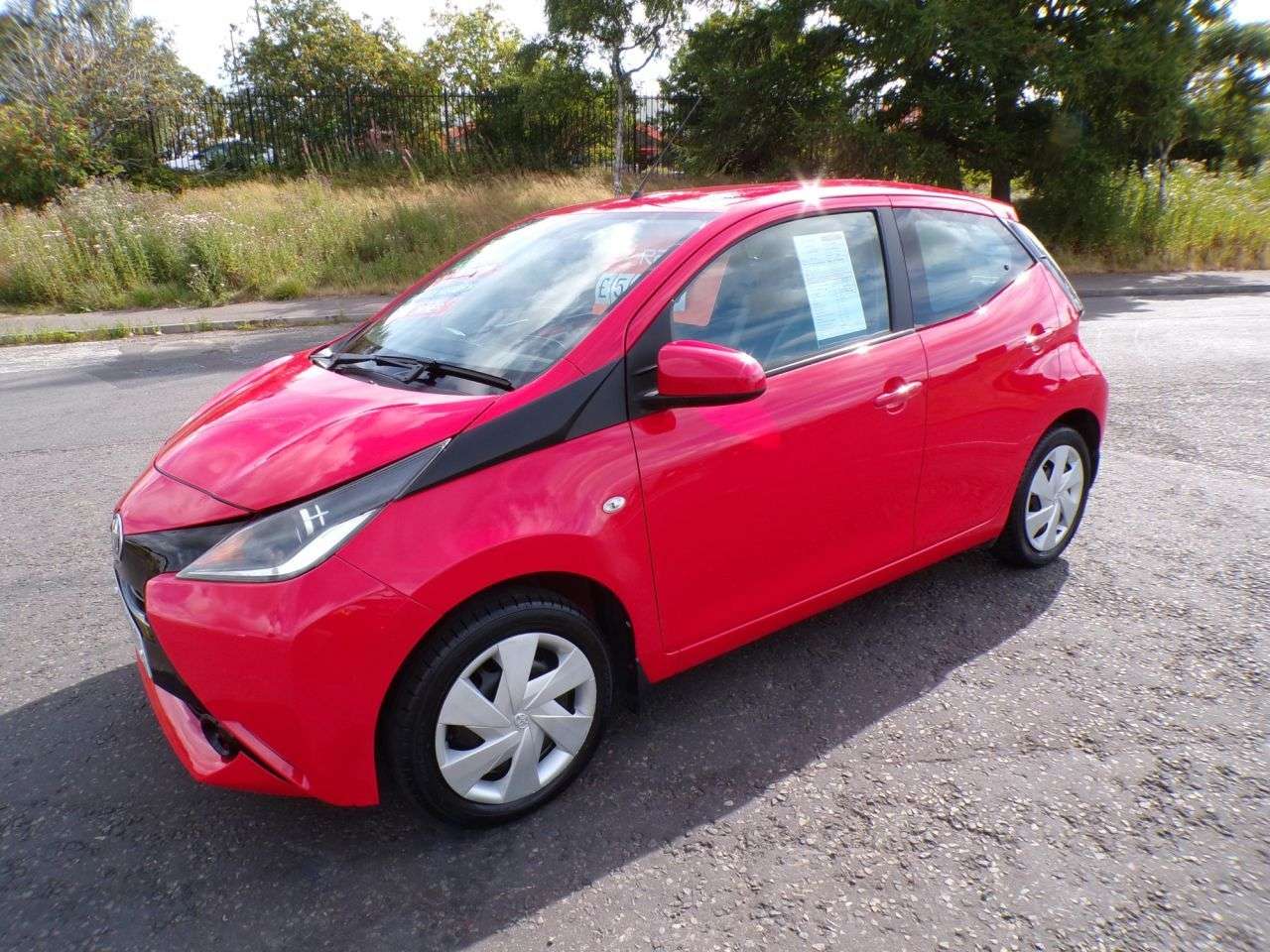 A 2016 TOYOTA AYGO 1.0 VVT-i x-play 1 Owner,Low Mileage,F.S.H,Reverse Cam,Cruise,DAB,£20 Tax,6 A 2016 TOYOTA AYGO 1.0 VVT-i x-play 1 Owner,Low Mileage,F.S.H,Reverse Cam,Cruise,DAB,£20 Tax,6