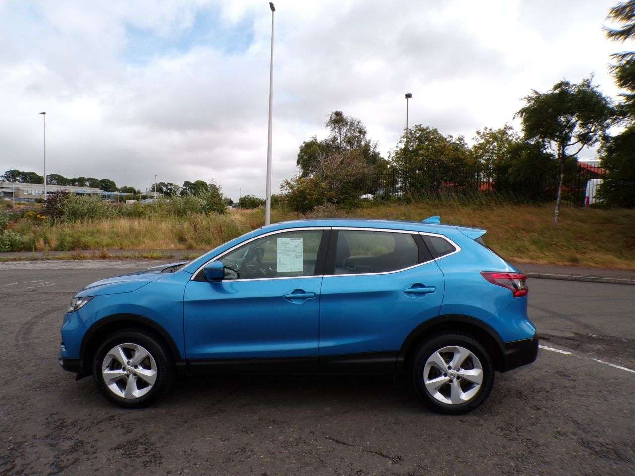 A 2019 NISSAN QASHQAI 1.3 DIG-T Acenta Premium 2019,Sat Nav,Parking Sensors,DAB,Cruise,Service Hi A 2019 NISSAN QASHQAI 1.3 DIG-T Acenta Premium 2019,Sat Nav,Parking Sensors,DAB,Cruise,Service Hi