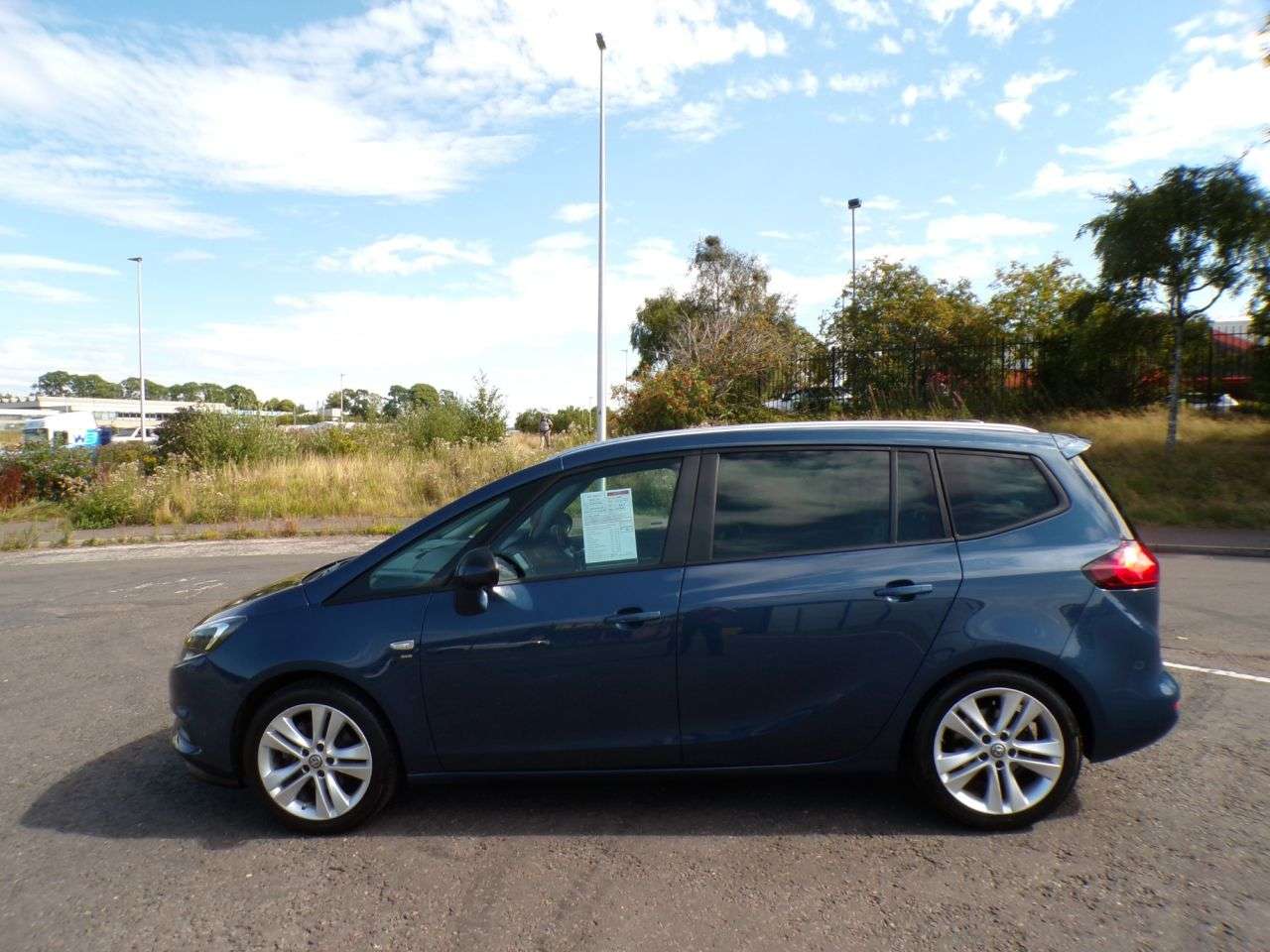 A 2017 VAUXHALL ZAFIRA TOURER 1.4i SRi 2017,7 Seater,Parking Sensors,Bluetooth,Cruise,DAB,F.S.H,Ulez Comp A 2017 VAUXHALL ZAFIRA TOURER 1.4i SRi 2017,7 Seater,Parking Sensors,Bluetooth,Cruise,DAB,F.S.H,Ulez Comp