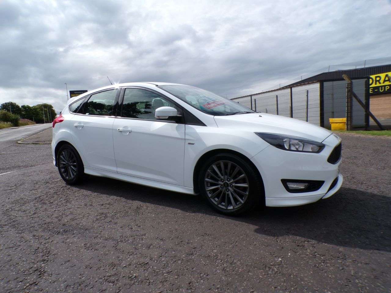 A 2017 FORD FOCUS 1.0T ST-Line,2017,1 Owner,Sat Nav,Bluetooth,DAB,60mpg,£20 Tax,Ulez Complian A 2017 FORD FOCUS 1.0T ST-Line,2017,1 Owner,Sat Nav,Bluetooth,DAB,60mpg,£20 Tax,Ulez Complian