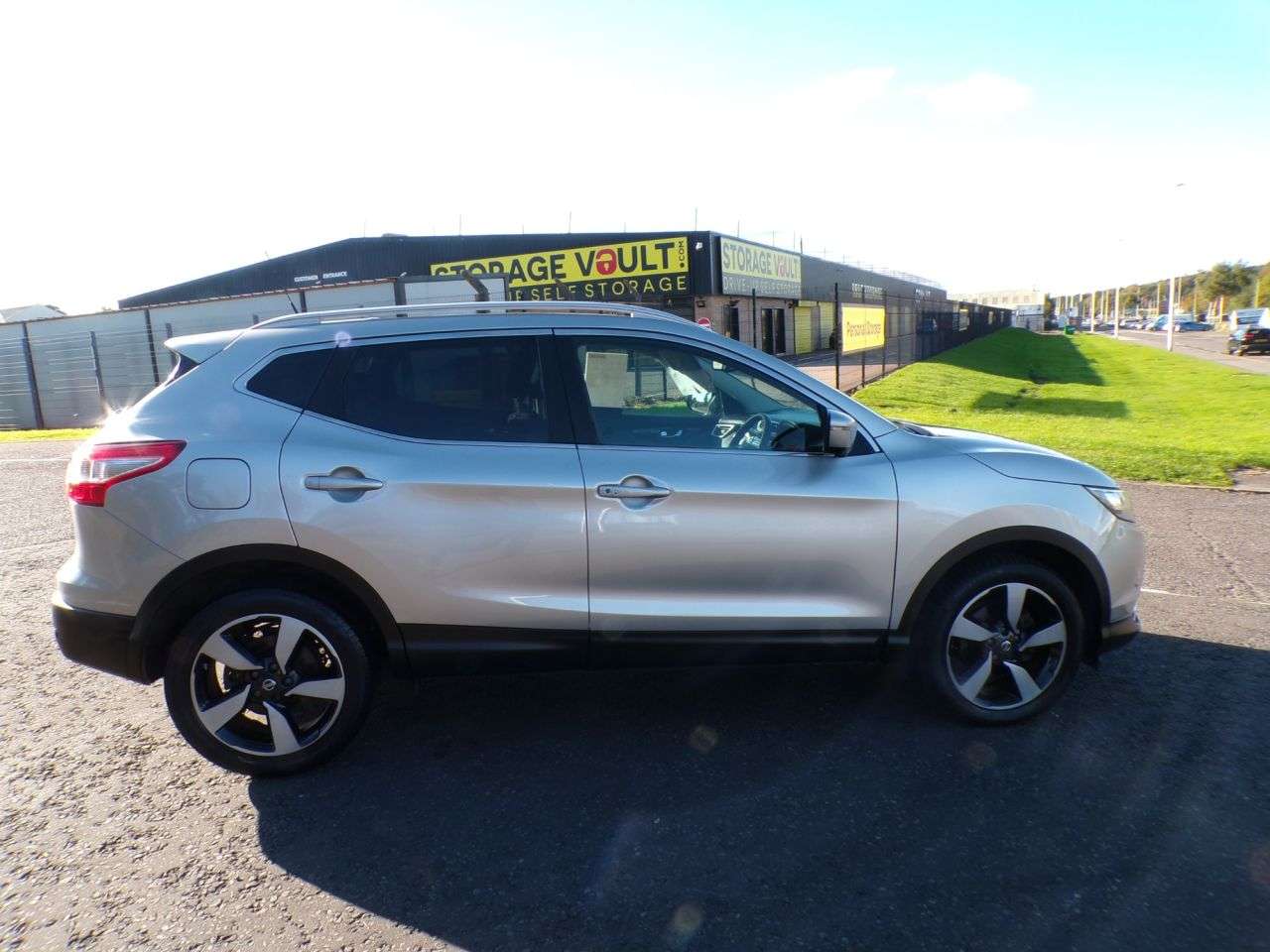 A 2016 NISSAN QASHQAI N-CONNECTA DIG-T A 2016 NISSAN QASHQAI N-CONNECTA DIG-T