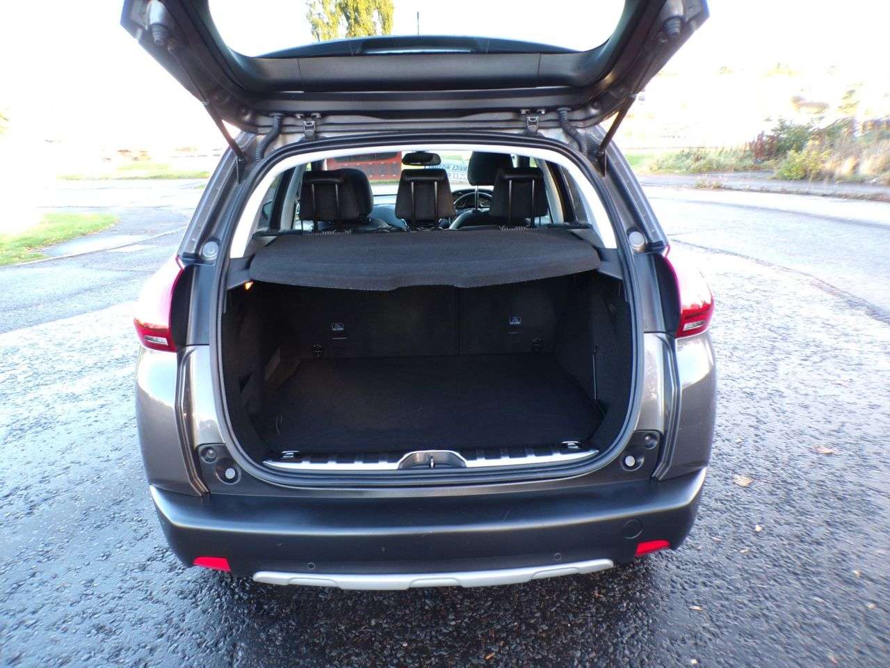 A 2019 PEUGEOT 2008 1.2 ALLURE SW 2019,Low Mileage,Sat Nav,Reverse Cam,Glass Roof,F.S.H A 2019 PEUGEOT 2008 1.2 ALLURE SW 2019,Low Mileage,Sat Nav,Reverse Cam,Glass Roof,F.S.H