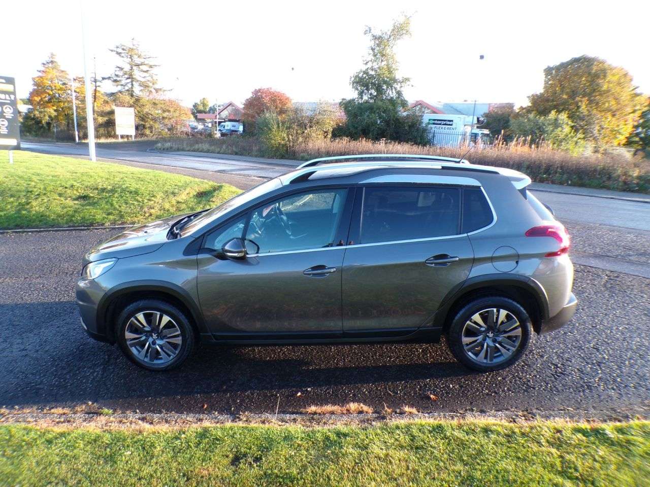 A 2019 PEUGEOT 2008 1.2 ALLURE SW 2019,Low Mileage,Sat Nav,Reverse Cam,Glass Roof,F.S.H A 2019 PEUGEOT 2008 1.2 ALLURE SW 2019,Low Mileage,Sat Nav,Reverse Cam,Glass Roof,F.S.H