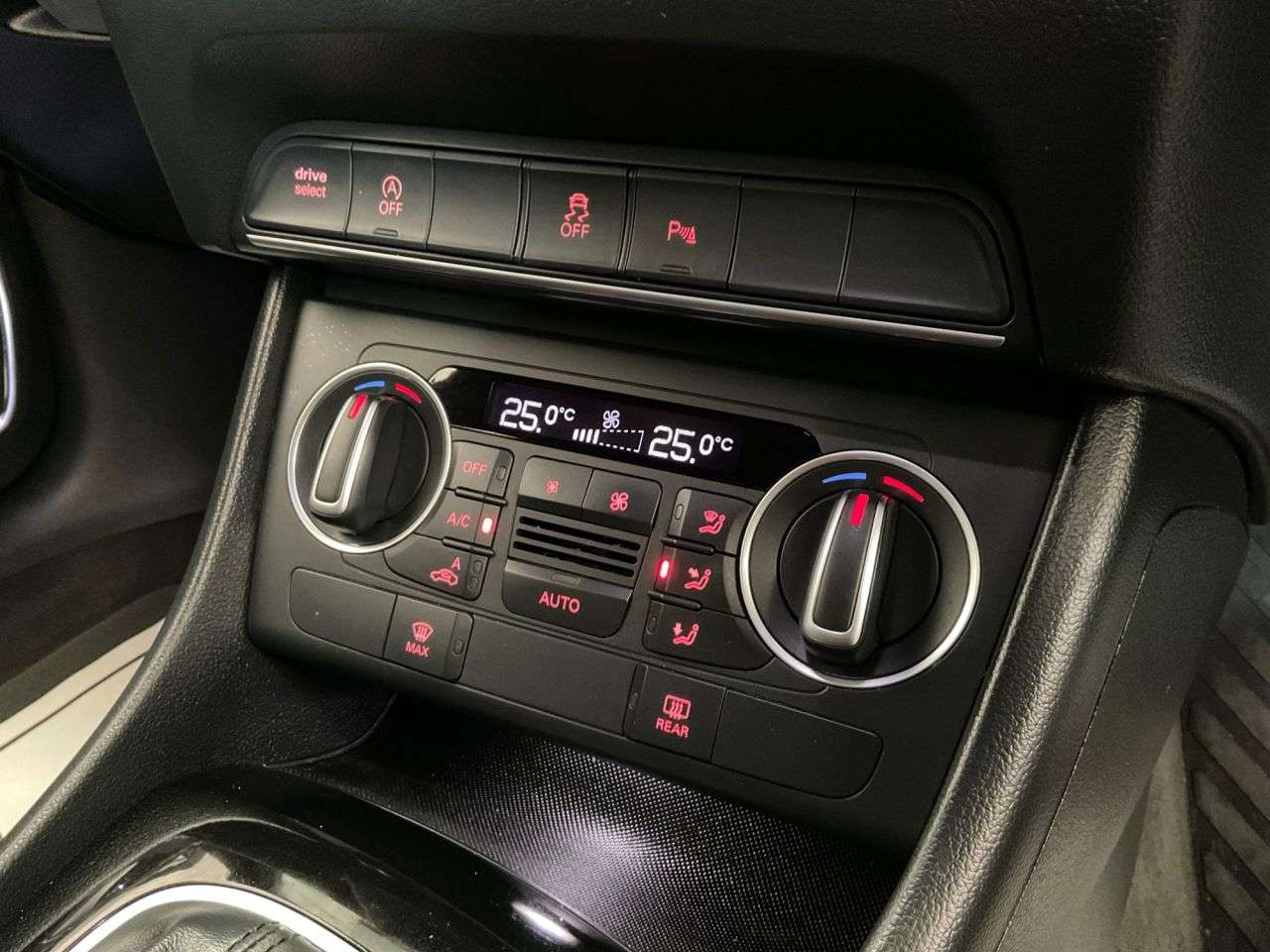 2018 AUDI Q3 2018 AUDI Q3