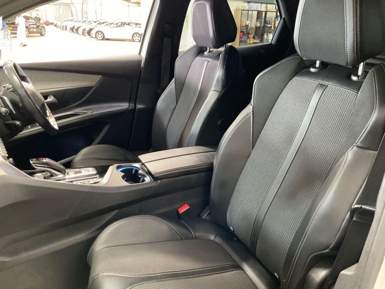 2022 PEUGEOT 3008 2022 PEUGEOT 3008