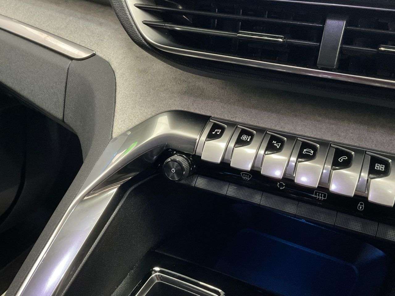 2022 PEUGEOT 3008 2022 PEUGEOT 3008