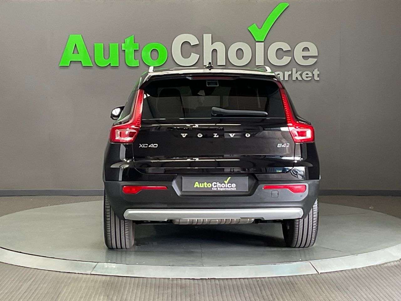 2020 VOLVO XC40 2020 VOLVO XC40