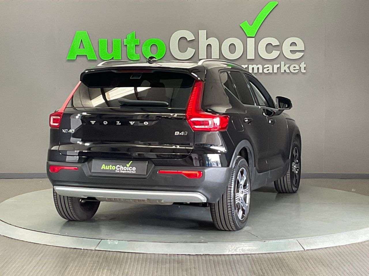 2020 VOLVO XC40 2020 VOLVO XC40