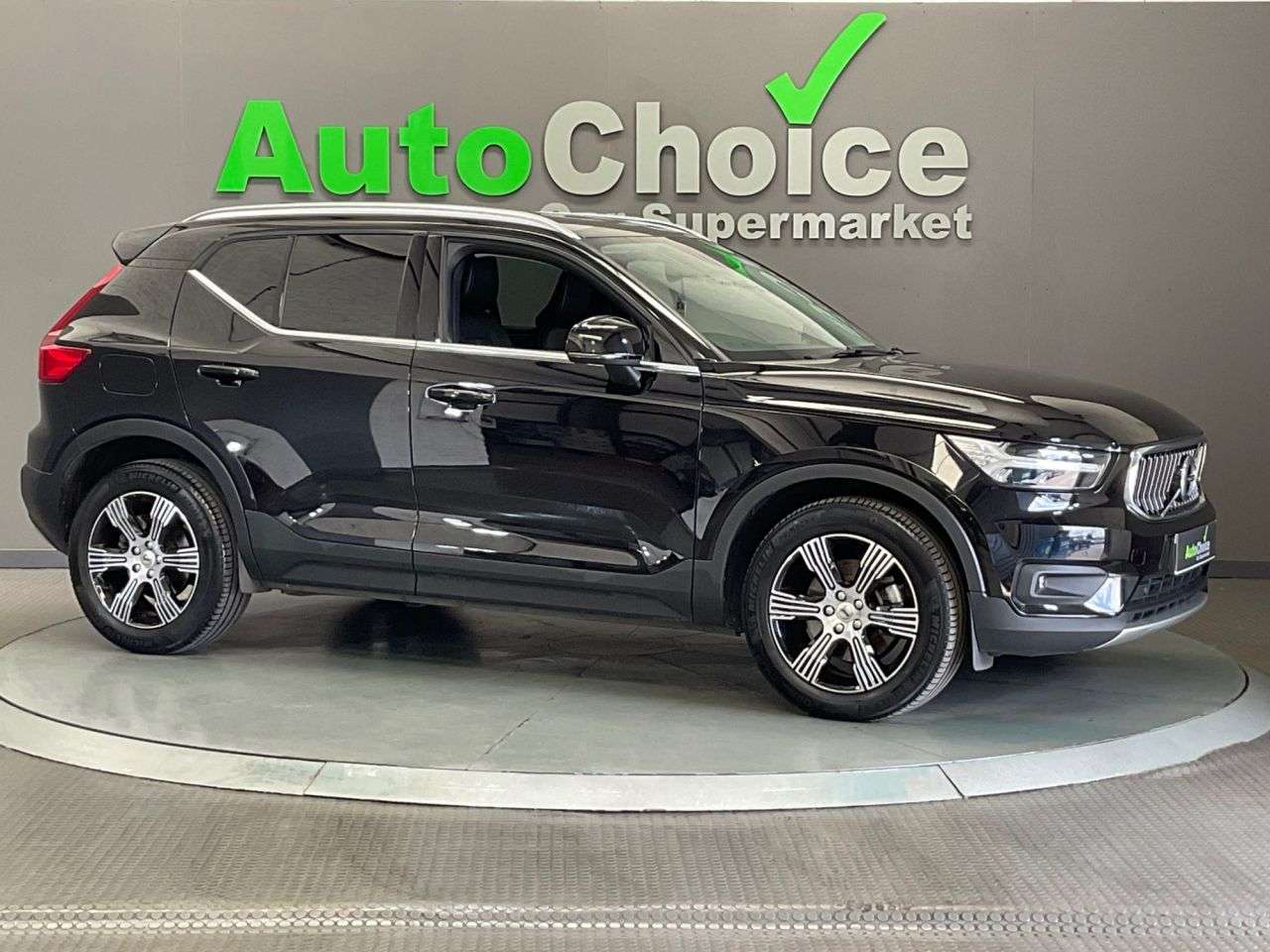 2020 VOLVO XC40 2020 VOLVO XC40