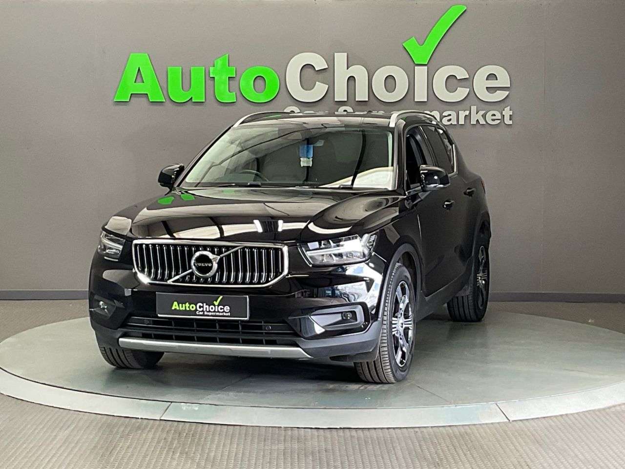 2020 VOLVO XC40 2020 VOLVO XC40