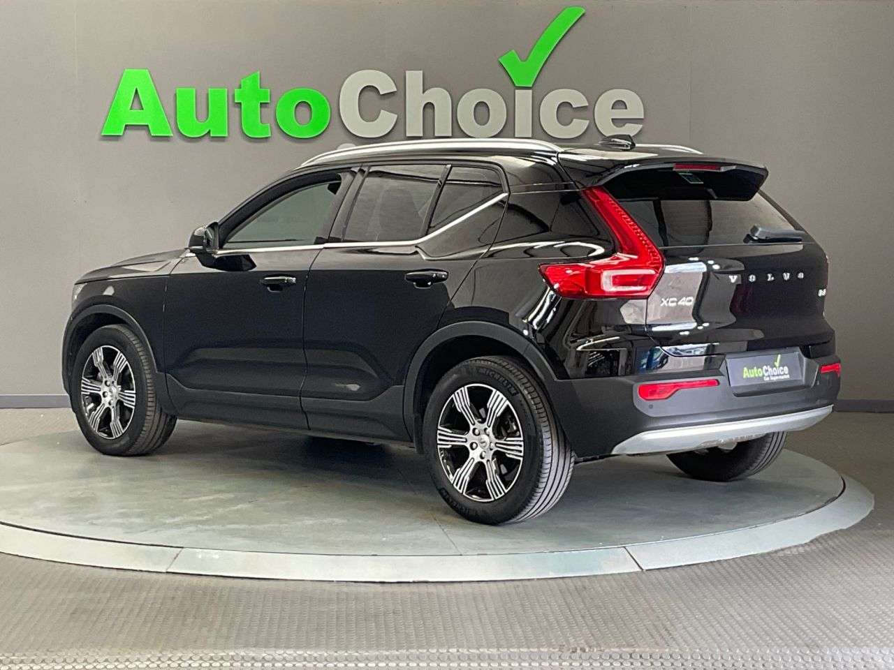 2020 VOLVO XC40 2020 VOLVO XC40