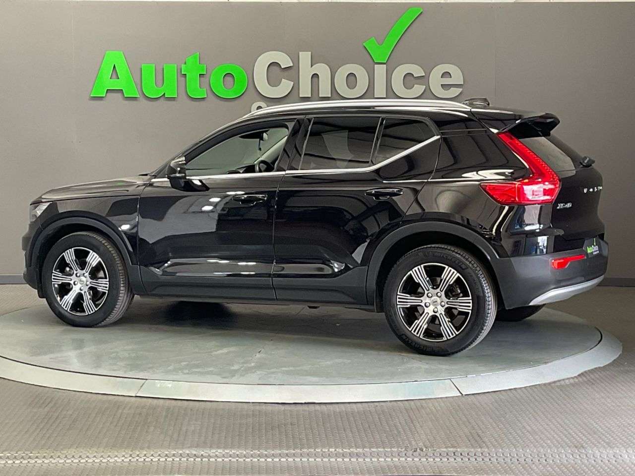 2020 VOLVO XC40 2020 VOLVO XC40
