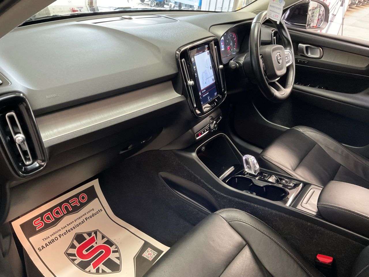 2020 VOLVO XC40 2020 VOLVO XC40