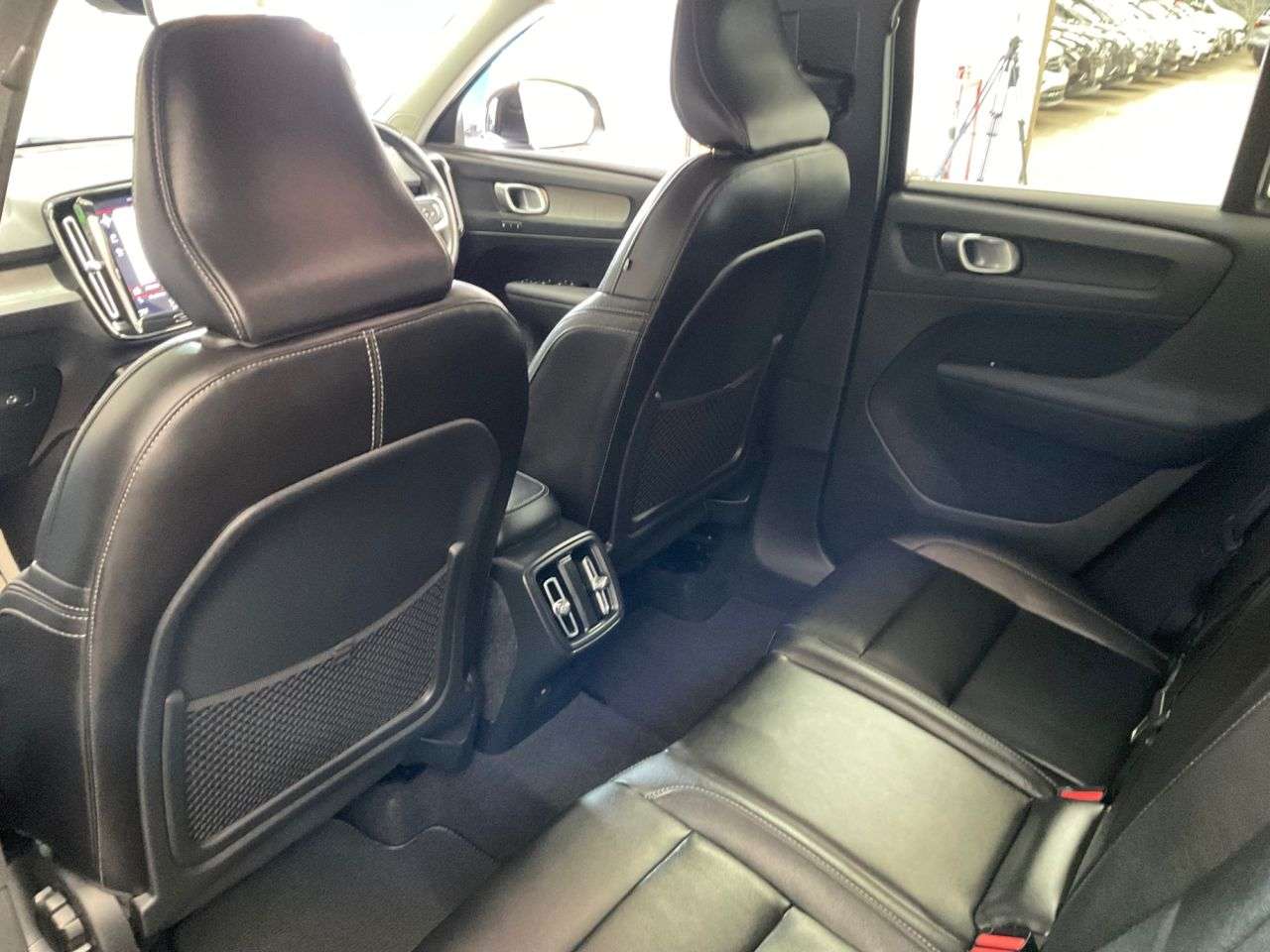 2020 VOLVO XC40 2020 VOLVO XC40