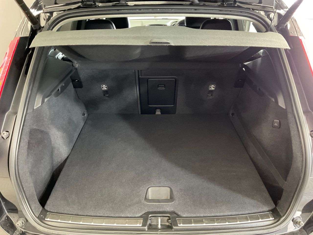 2020 VOLVO XC40 2020 VOLVO XC40