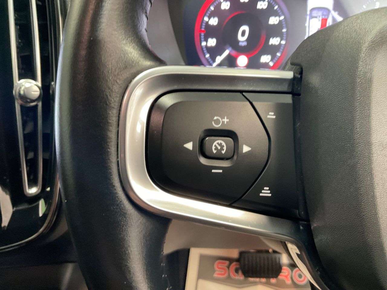 2020 VOLVO XC40 2020 VOLVO XC40