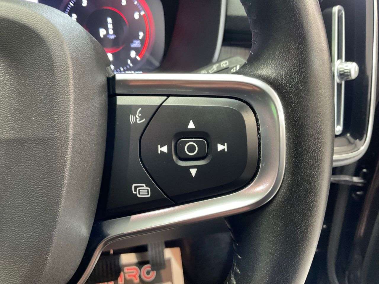 2020 VOLVO XC40 2020 VOLVO XC40