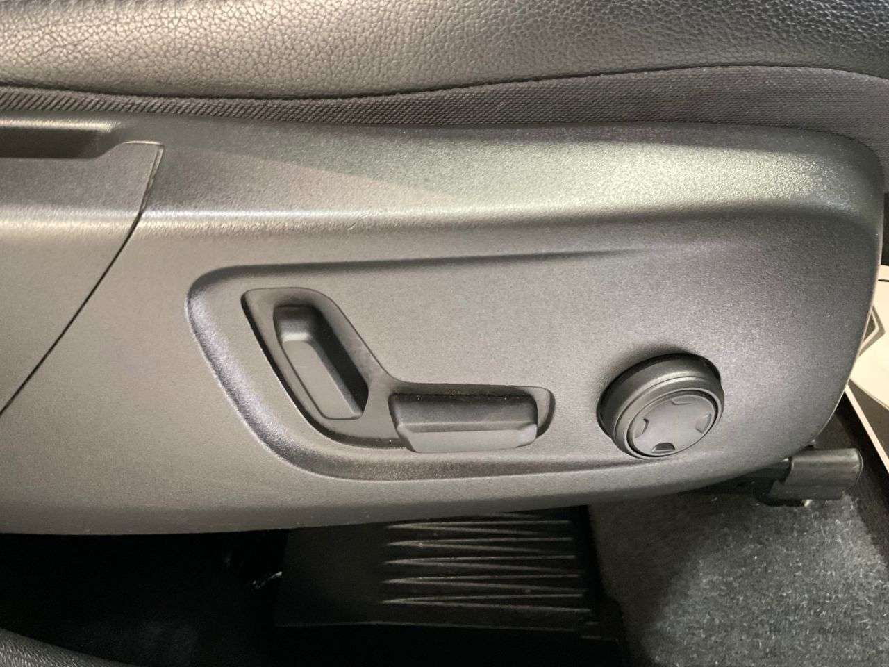 2020 VOLVO XC40 2020 VOLVO XC40