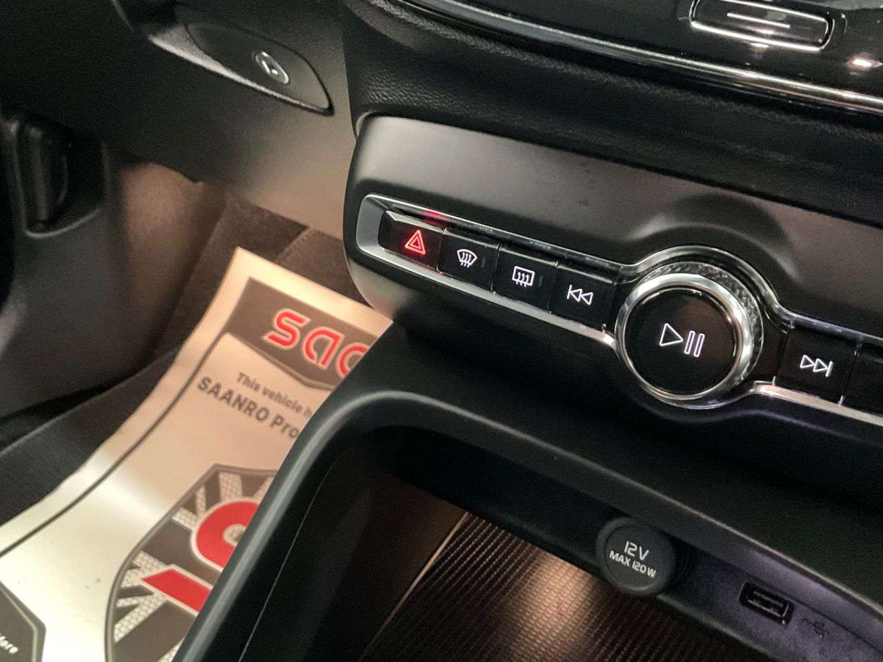 2020 VOLVO XC40 2020 VOLVO XC40