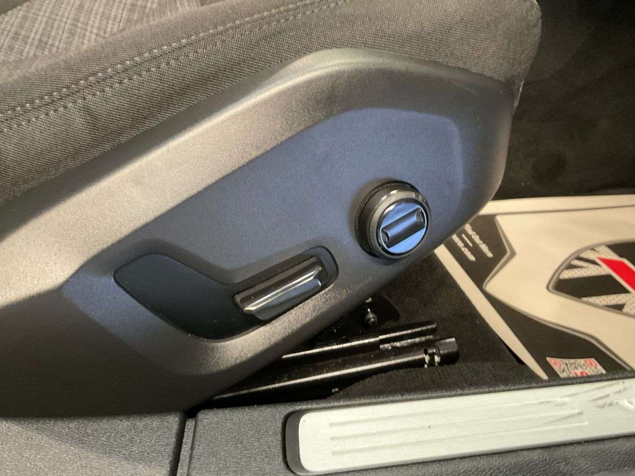 2023 VOLVO V60 2023 VOLVO V60