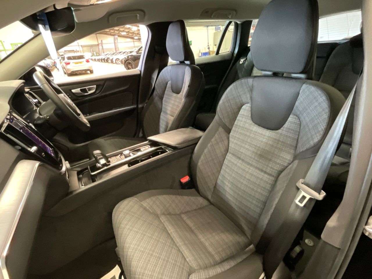 2023 VOLVO V60 2023 VOLVO V60