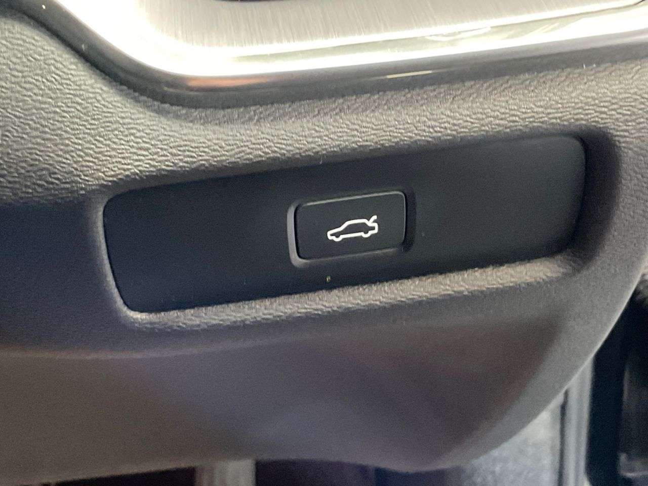 2023 VOLVO V60 2023 VOLVO V60