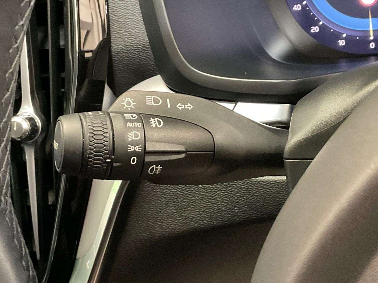 2023 VOLVO V60 2023 VOLVO V60