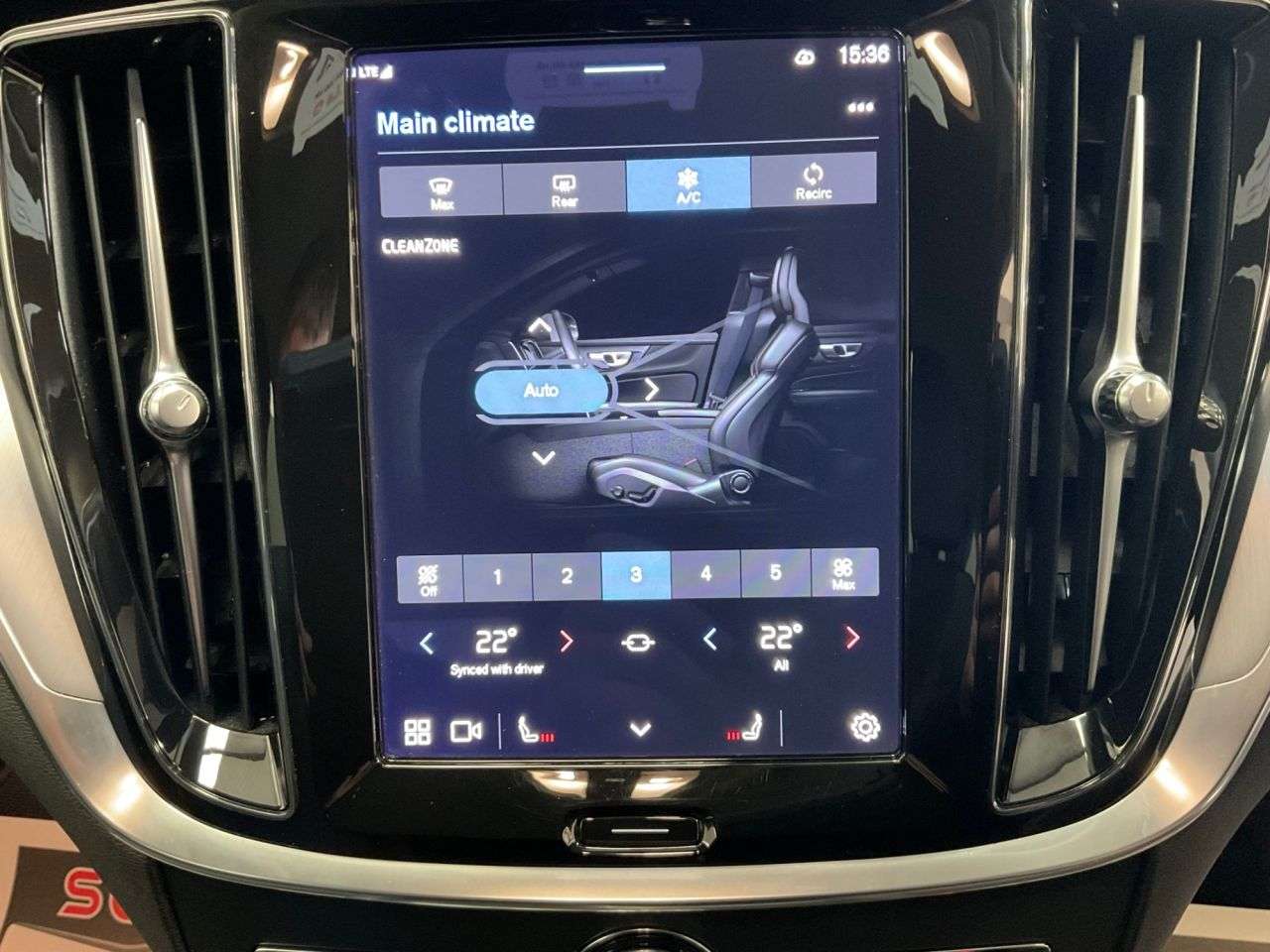 2023 VOLVO V60 2023 VOLVO V60