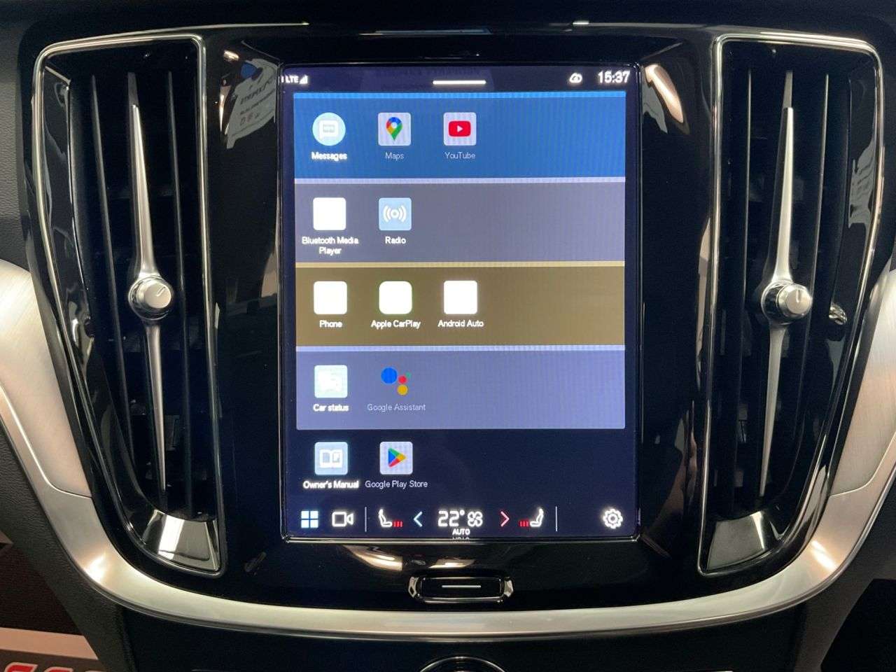 2023 VOLVO V60 2023 VOLVO V60