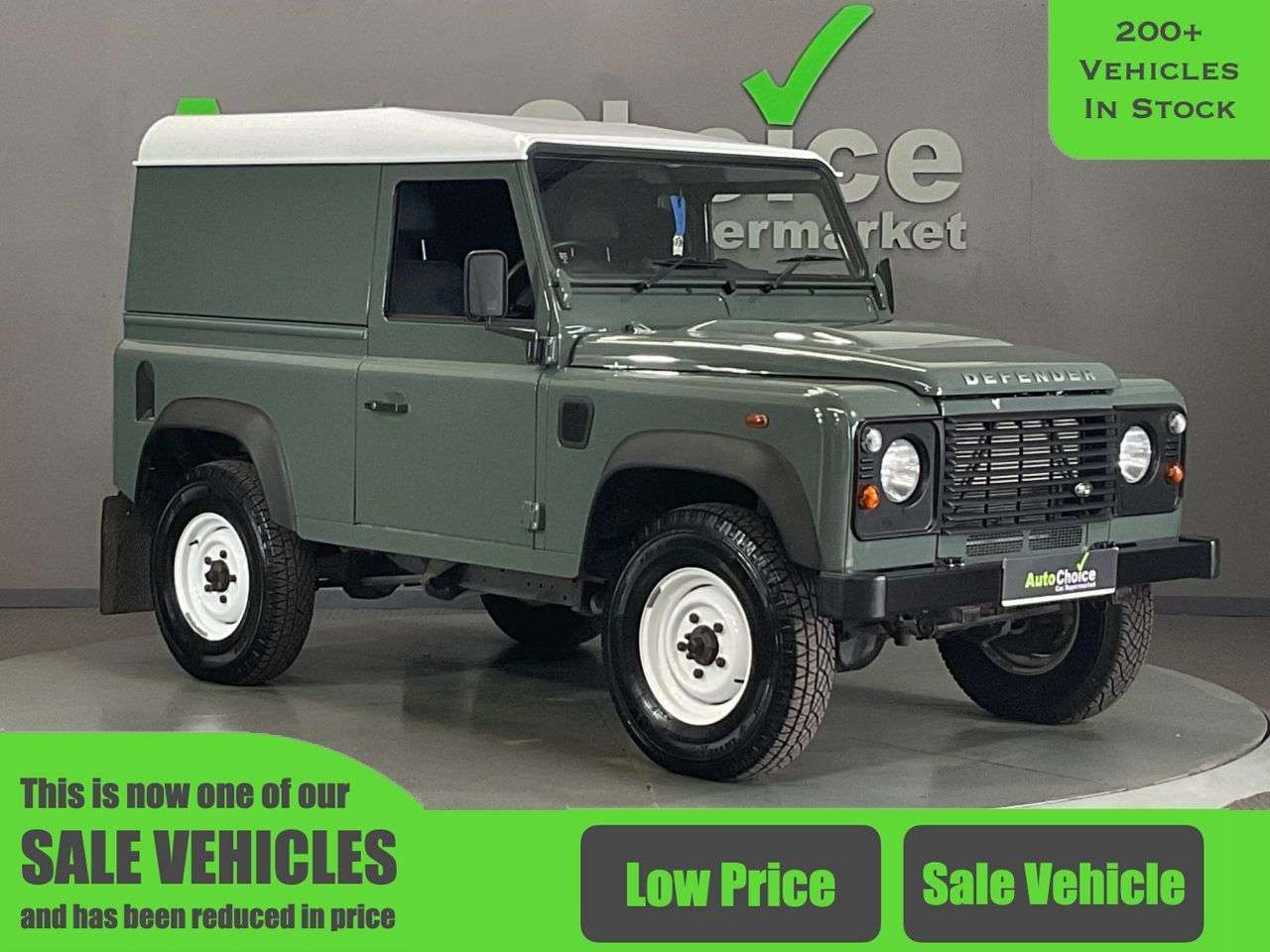 A 2014 LAND ROVER DEFENDER 2.2 TDCi Hard Top SUV 3dr Diesel Manual 4WD SWB Euro 5 (122 ps) *ONLY 2900m A 2014 LAND ROVER DEFENDER 2.2 TDCi Hard Top SUV 3dr Diesel Manual 4WD SWB Euro 5 (122 ps) *ONLY 2900m