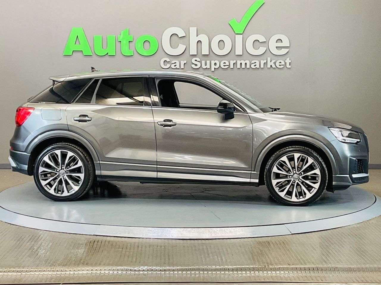 2020 AUDI SQ2 2020 AUDI SQ2