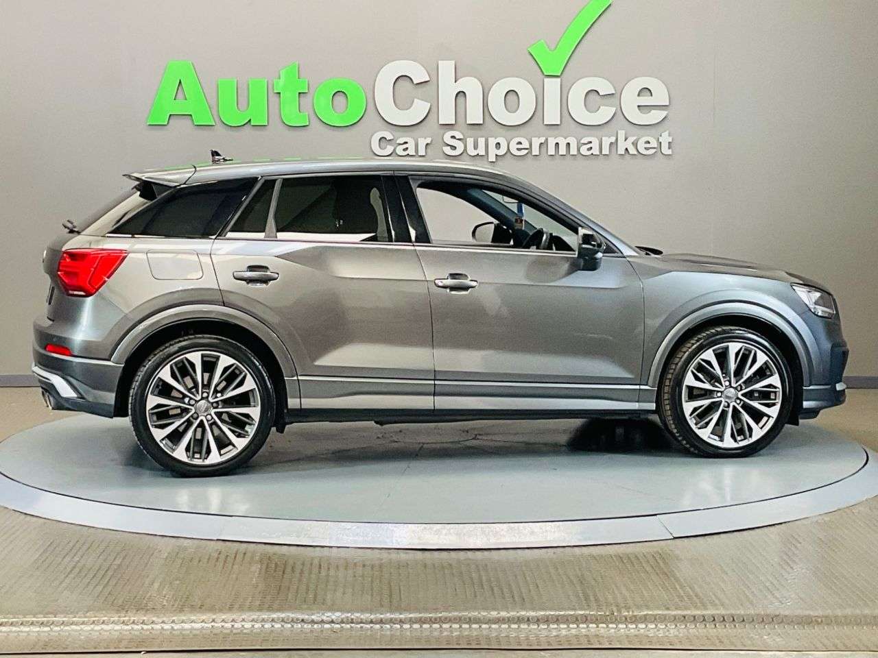 2020 AUDI SQ2 2020 AUDI SQ2