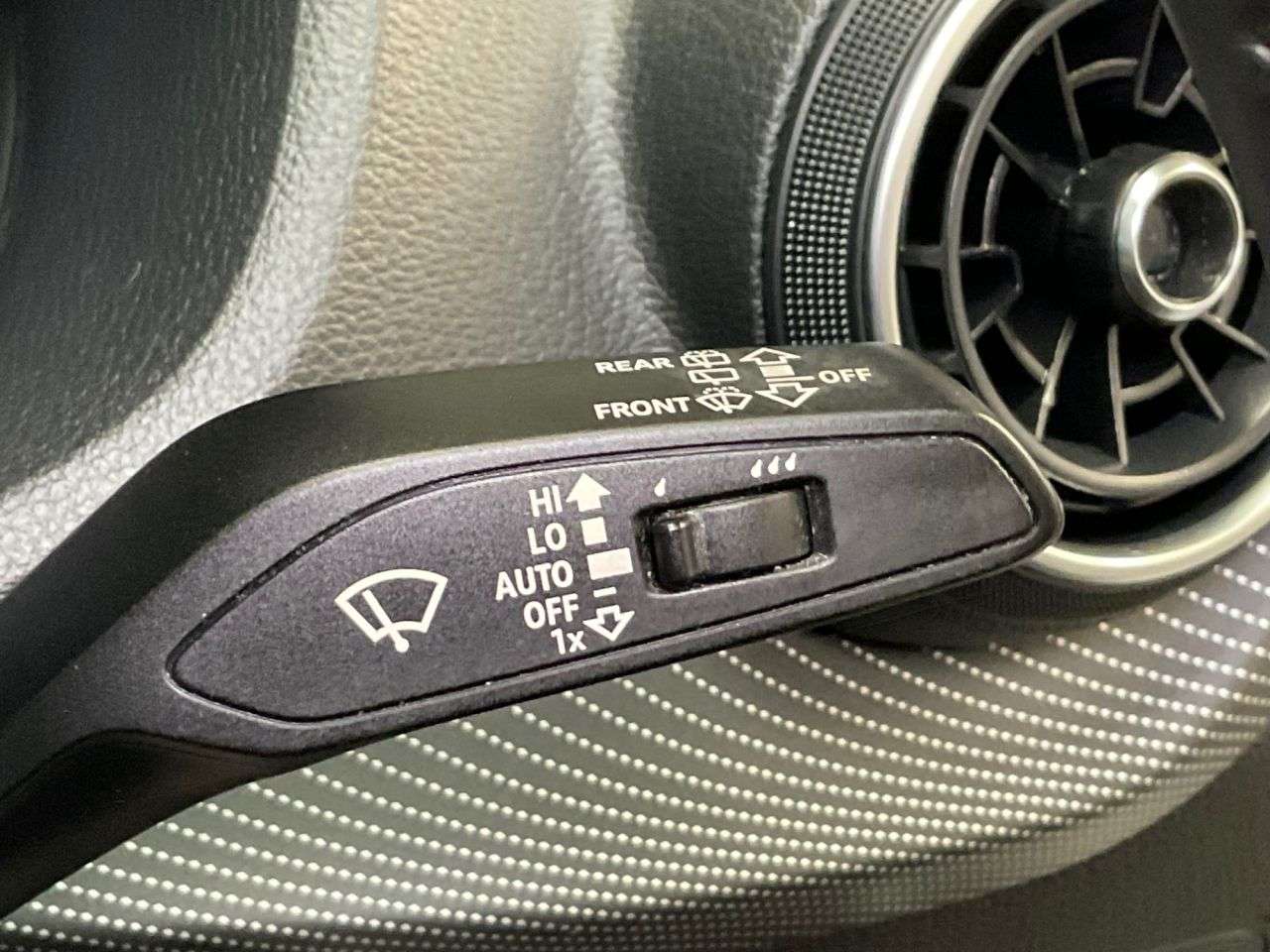 2020 AUDI SQ2 2020 AUDI SQ2