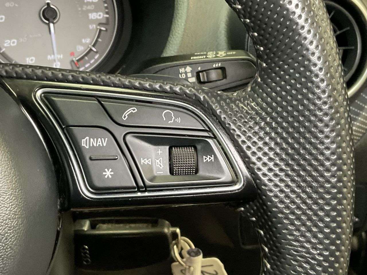 2020 AUDI SQ2 2020 AUDI SQ2