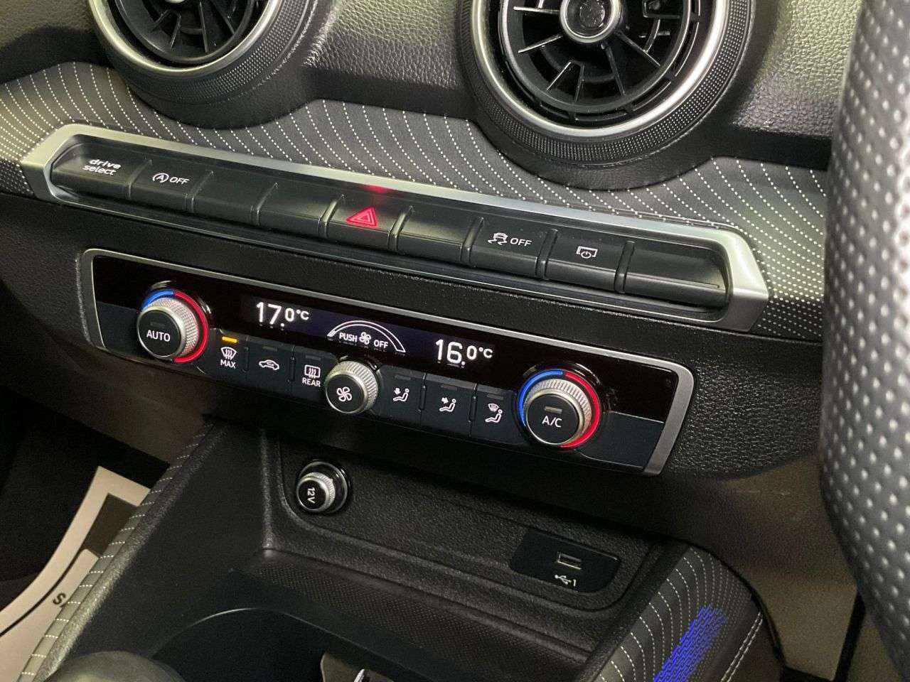 2020 AUDI SQ2 2020 AUDI SQ2