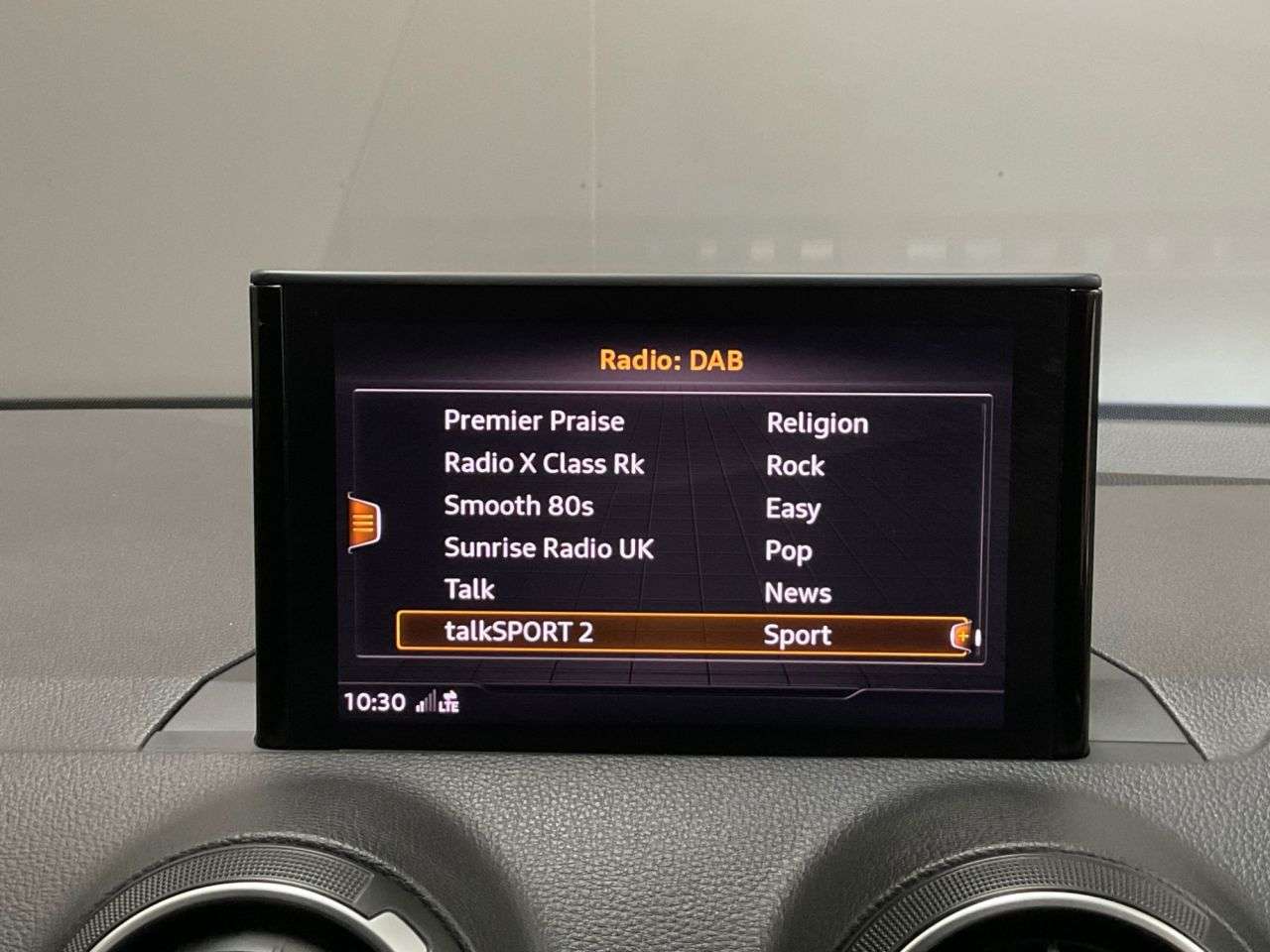 2020 AUDI SQ2 2020 AUDI SQ2