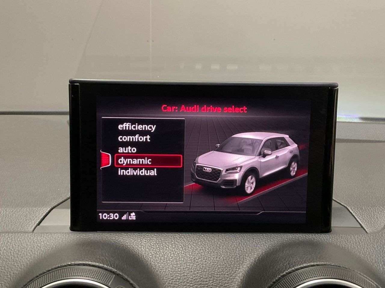 2020 AUDI SQ2 2020 AUDI SQ2