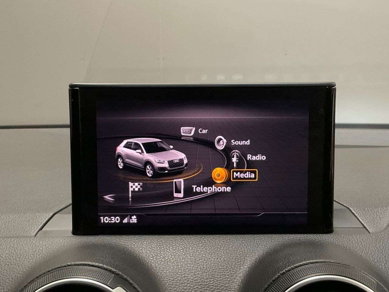 2020 AUDI SQ2 2020 AUDI SQ2