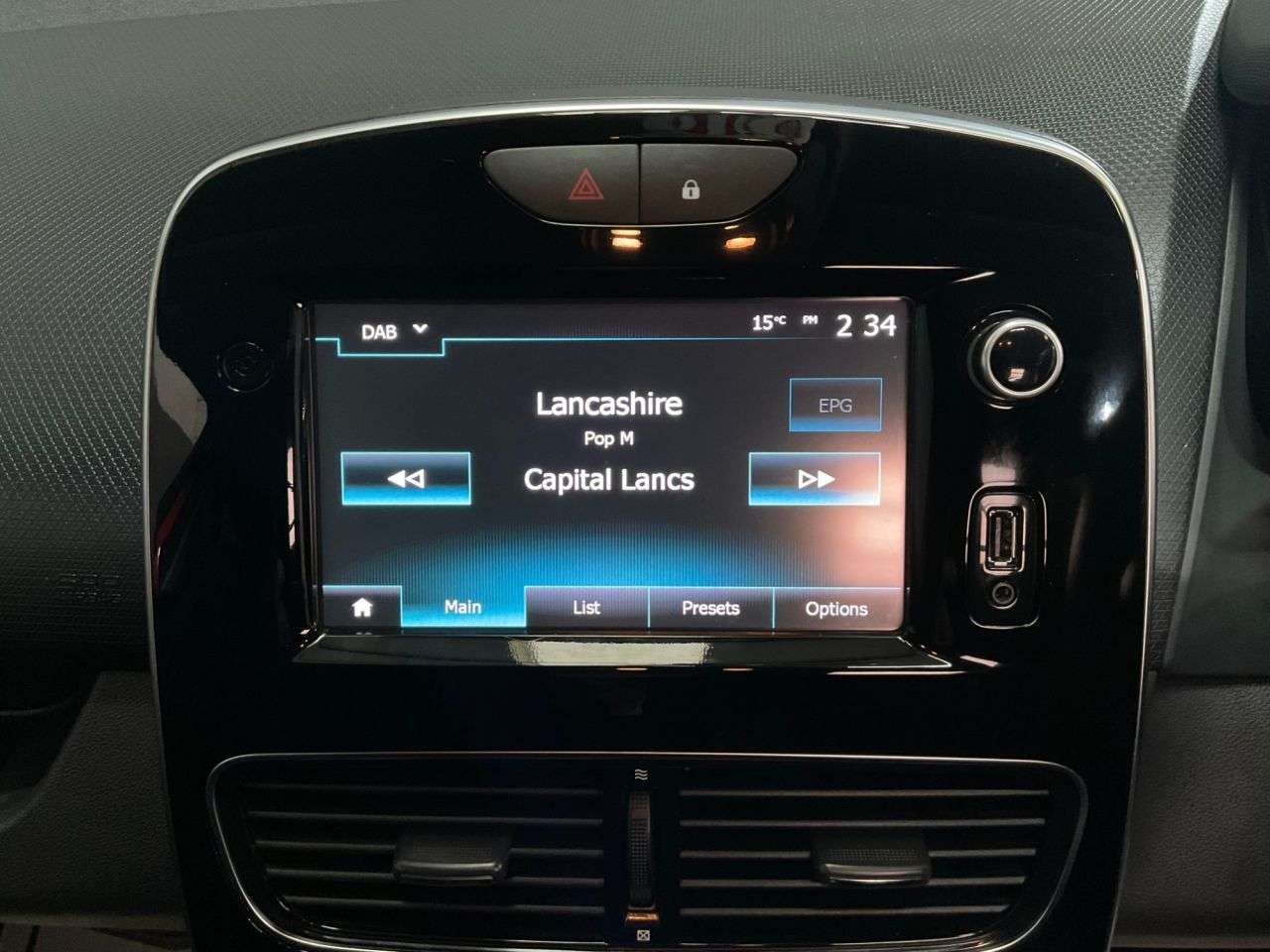 2018 RENAULT CLIO 2018 RENAULT CLIO