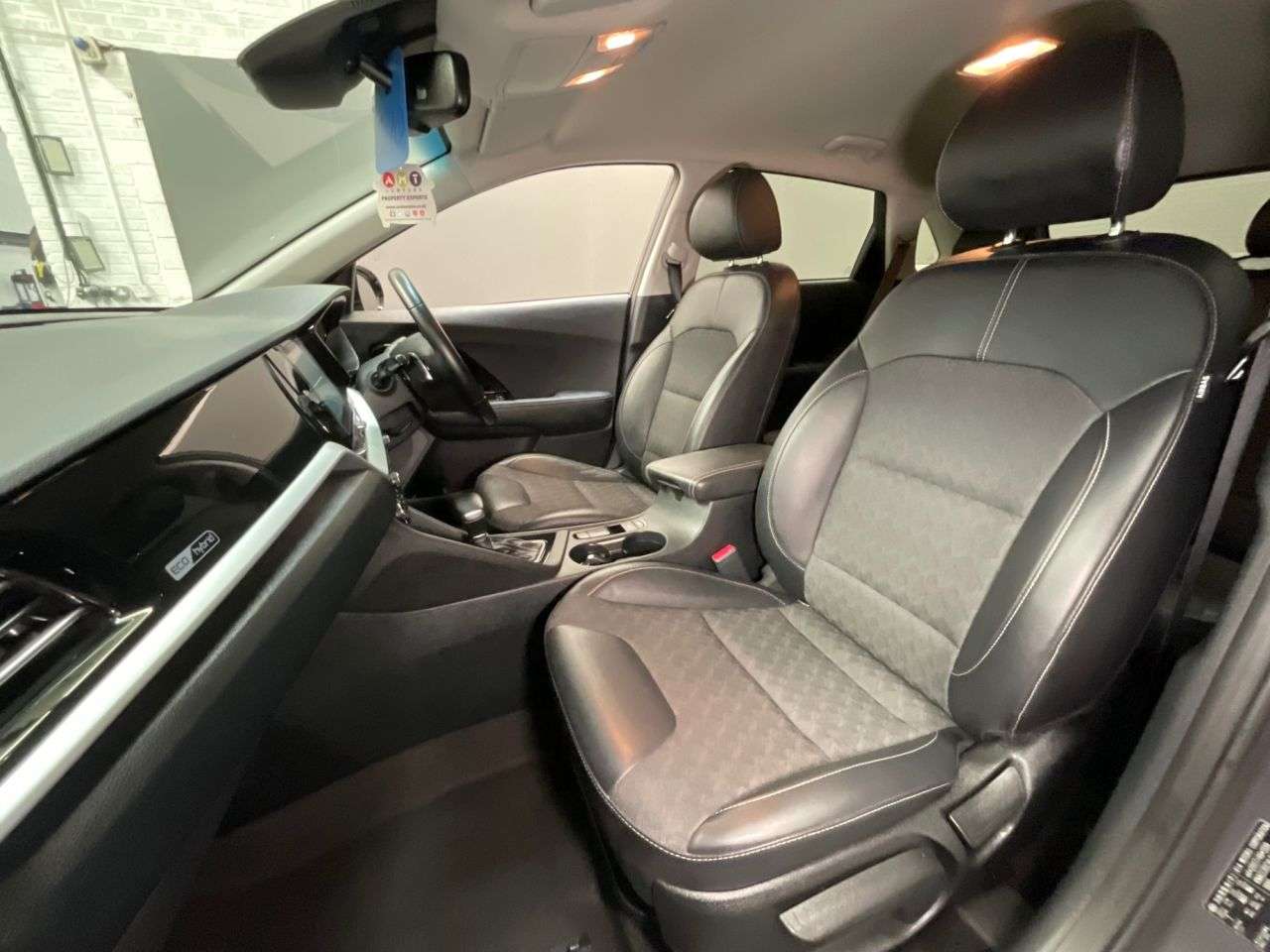 2020 KIA NIRO 2020 KIA NIRO