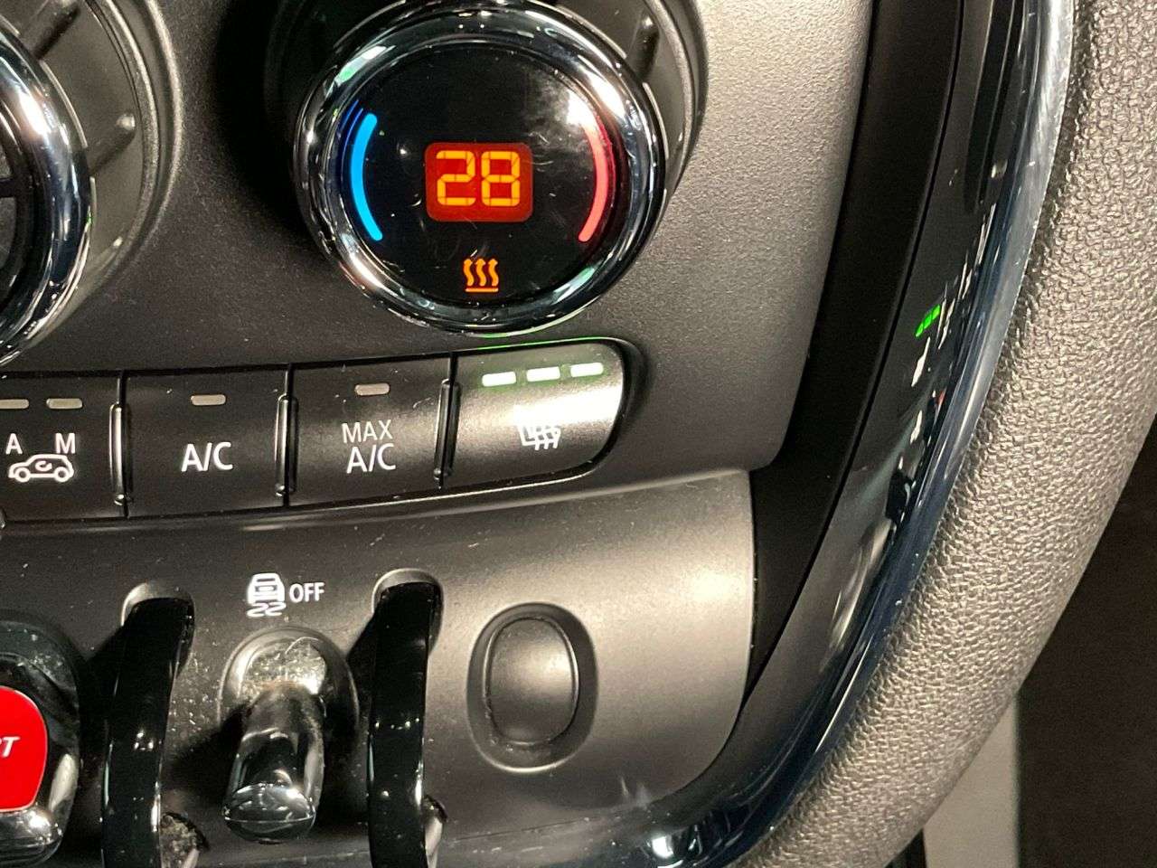 2018 MINI CLUBMAN 2018 MINI CLUBMAN