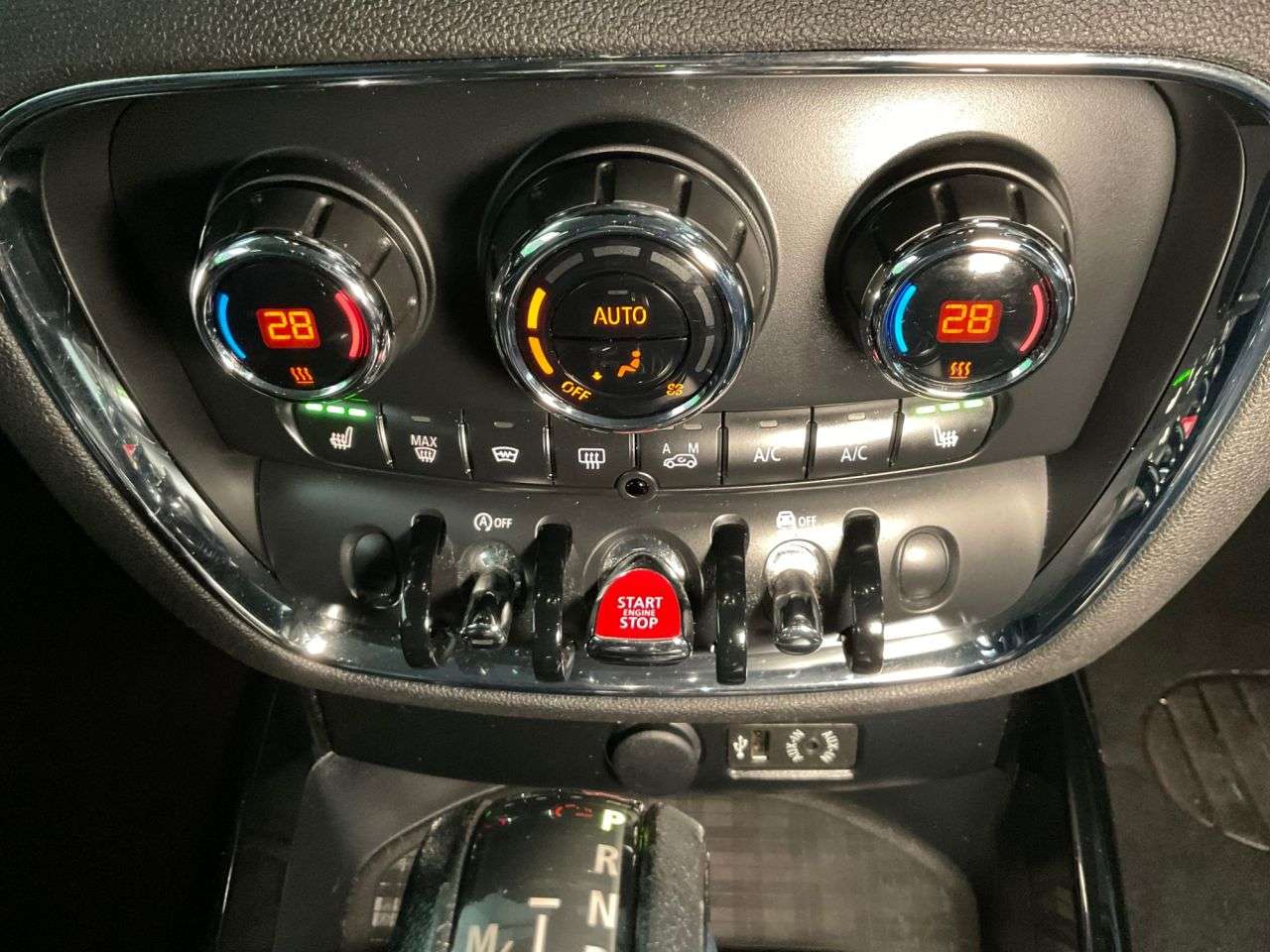 2018 MINI CLUBMAN 2018 MINI CLUBMAN